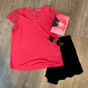 FREE WITH PURCHASE ☀️ Cute pink t-shirt with lace sleeves